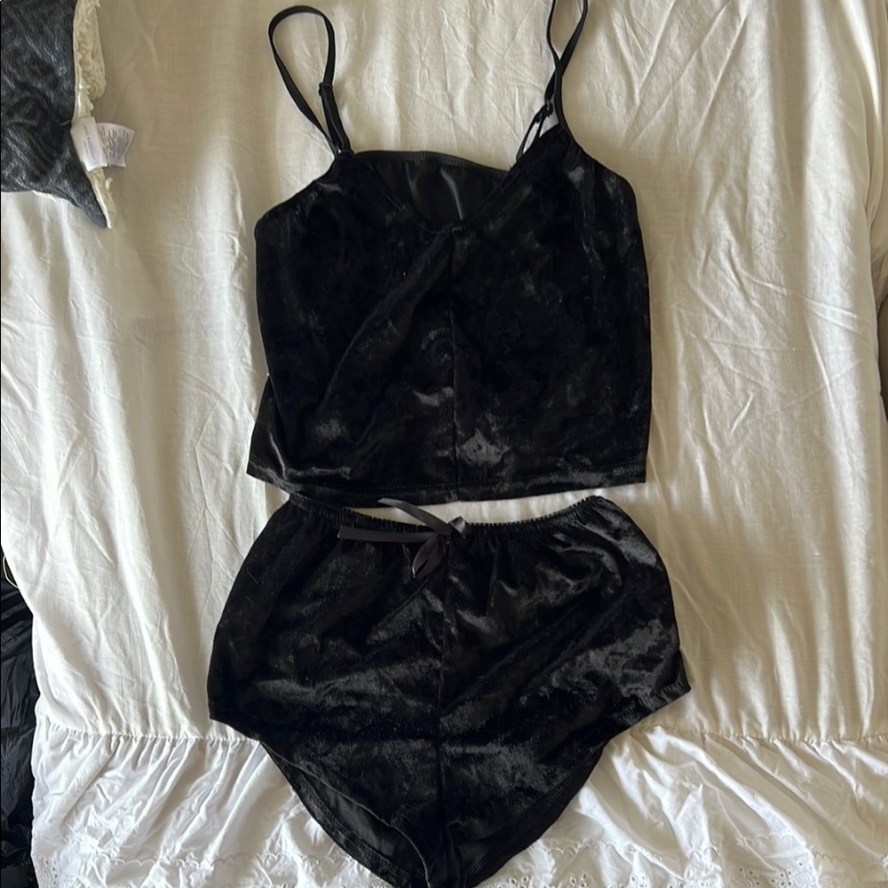 Elegant Black Velvet Sleepwear Set